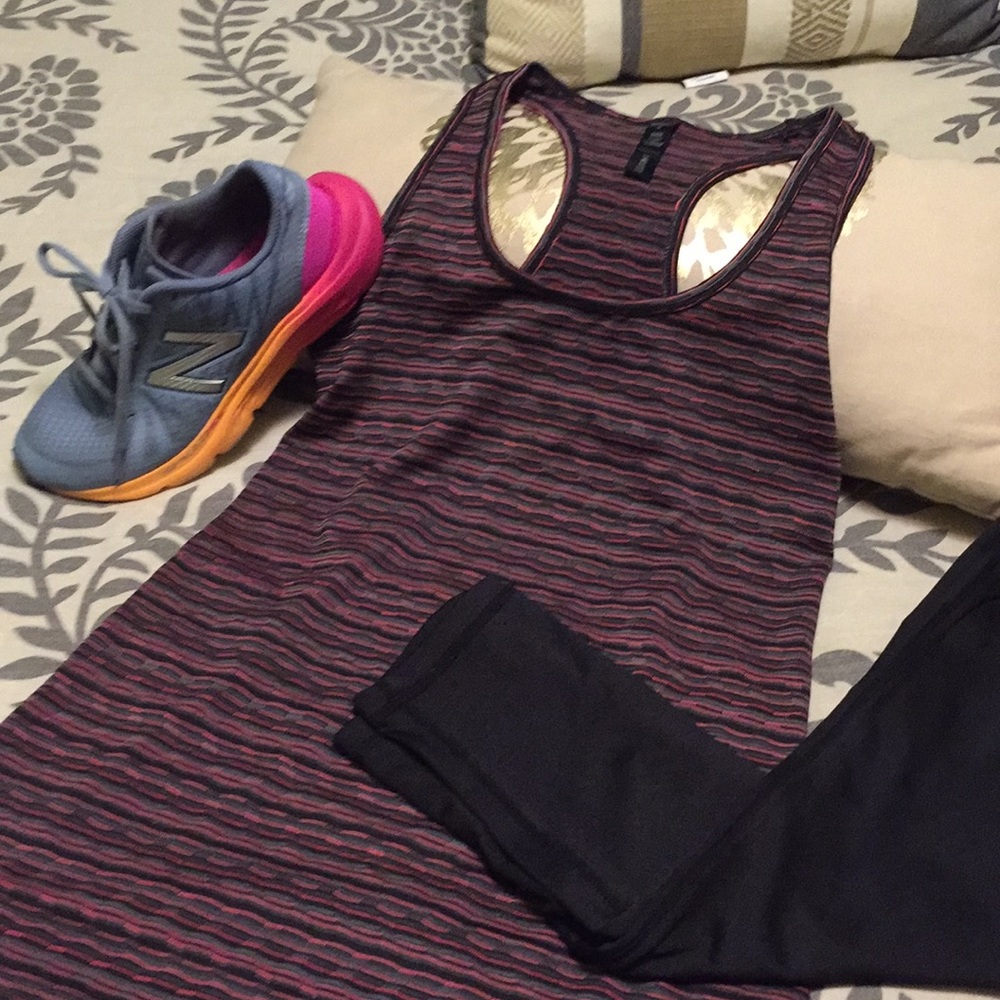 🧘🏼‍♀️ 90 Degree Yoga Tank 🖤